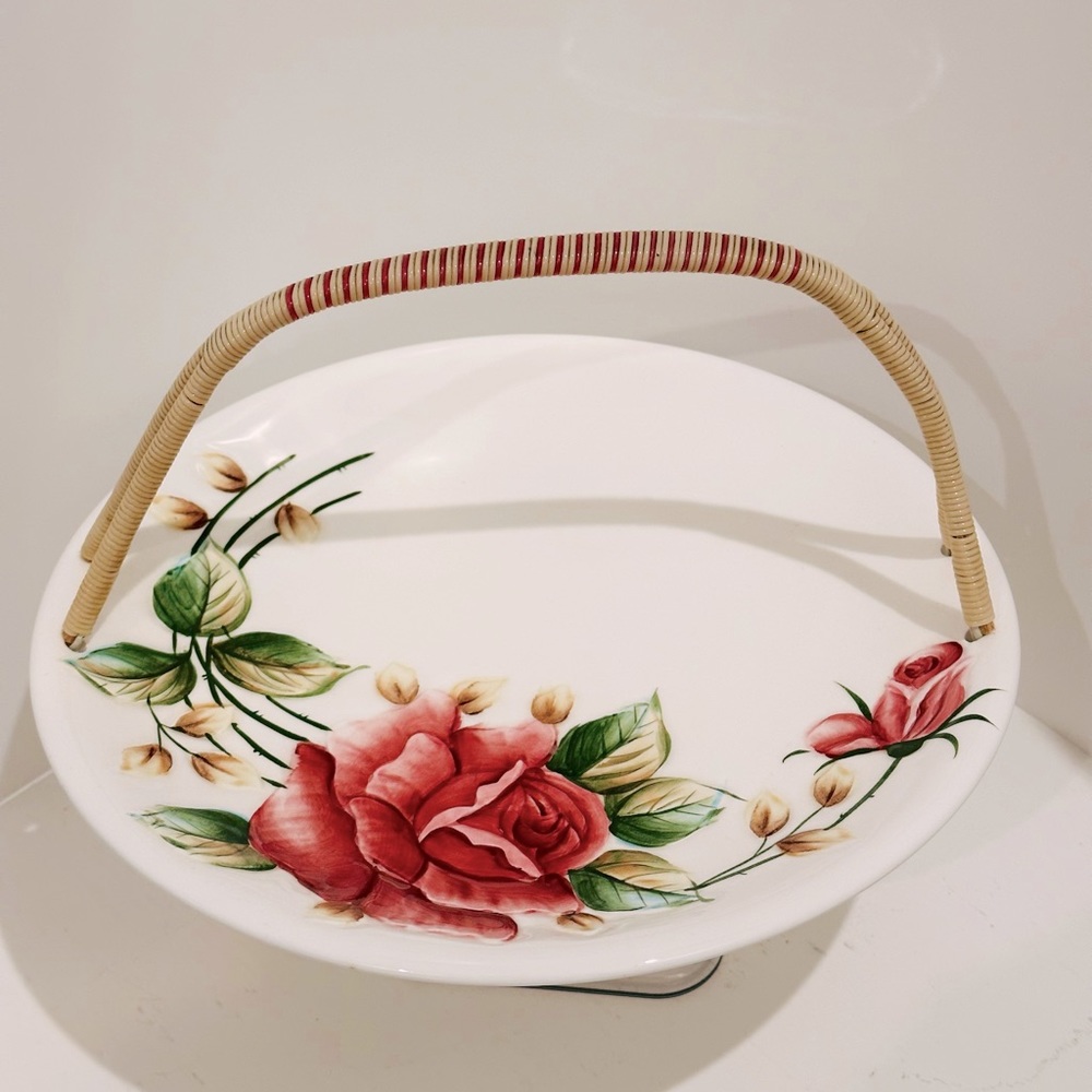 Lefton Americana Rose Pottery 939 Handled Serving Tray 9 1/4". (004990)